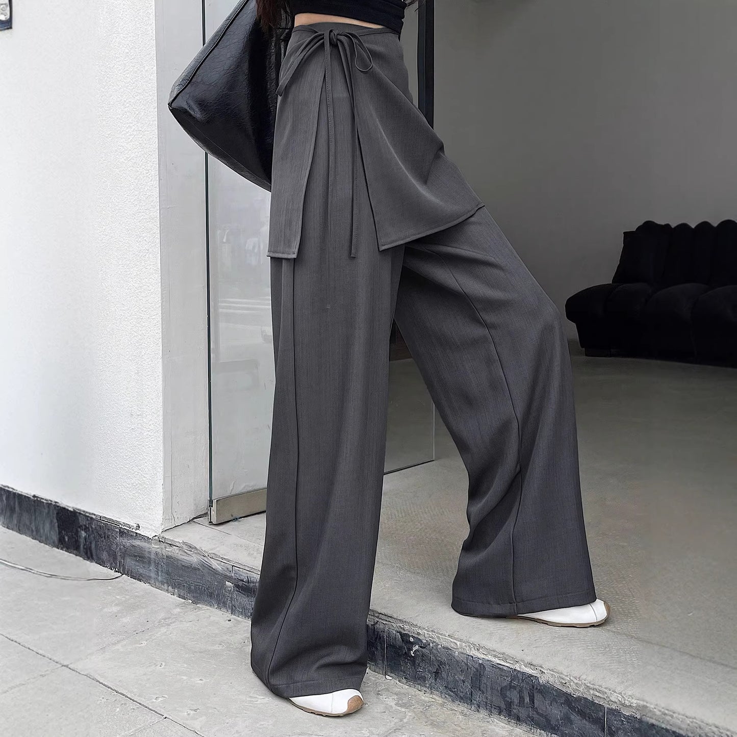 Bending knife straight leg pants