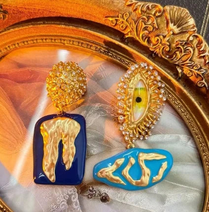 Devil's Eye Enamel Eye Eyelash Brooch Vintage Vintage Gorgeous Palace Schiaparelli
