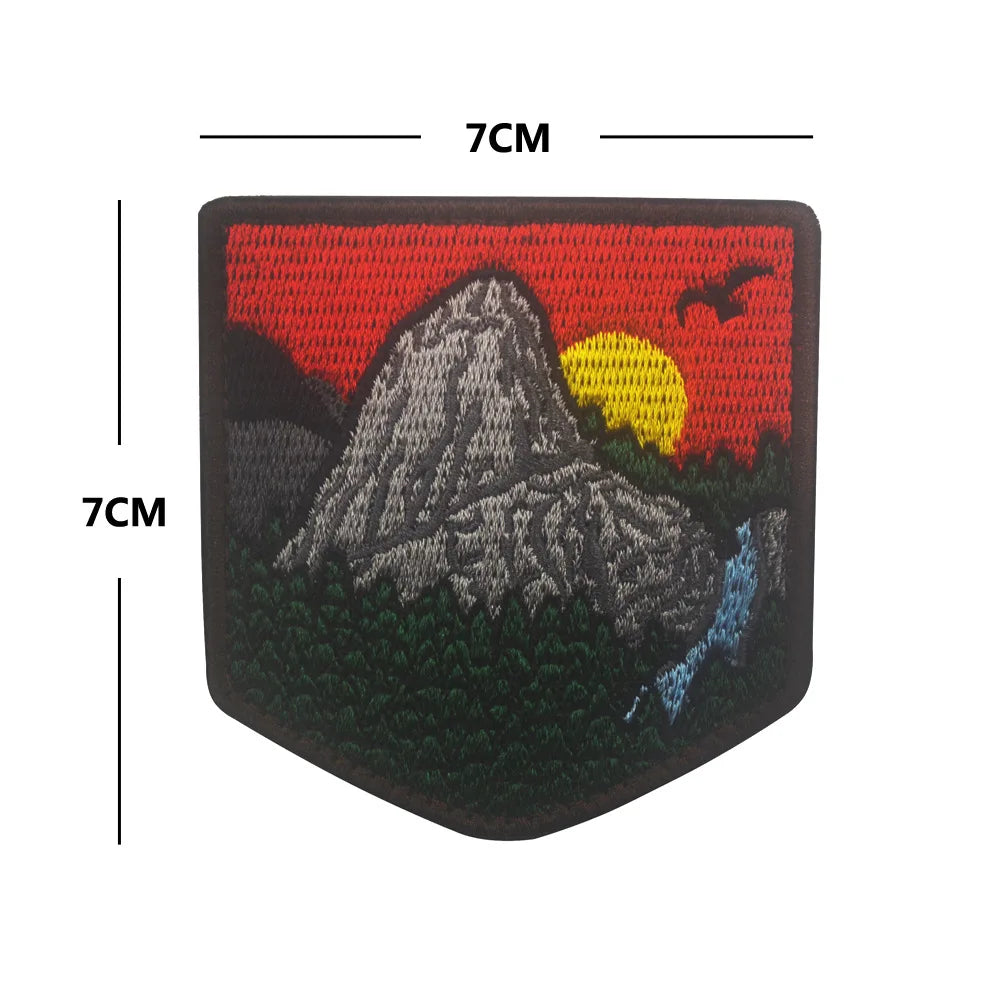 Outdoor Camping Tactical Patch Compass Wolf Embroidered Patch HOOK LOOP Badge Fit Backpack Jacket Clothing stickers