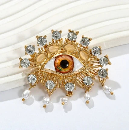 Devil's Eye Enamel Eye Eyelash Brooch Vintage Vintage Gorgeous Palace Schiaparelli
