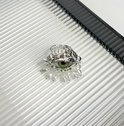 Devil's Eye Enamel Eye Eyelash Brooch Vintage Vintage Gorgeous Palace Schiaparelli