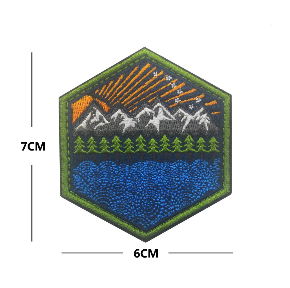 Outdoor Camping Tactical Patch Compass Wolf Embroidered Patch HOOK LOOP Badge Fit Backpack Jacket Clothing stickers